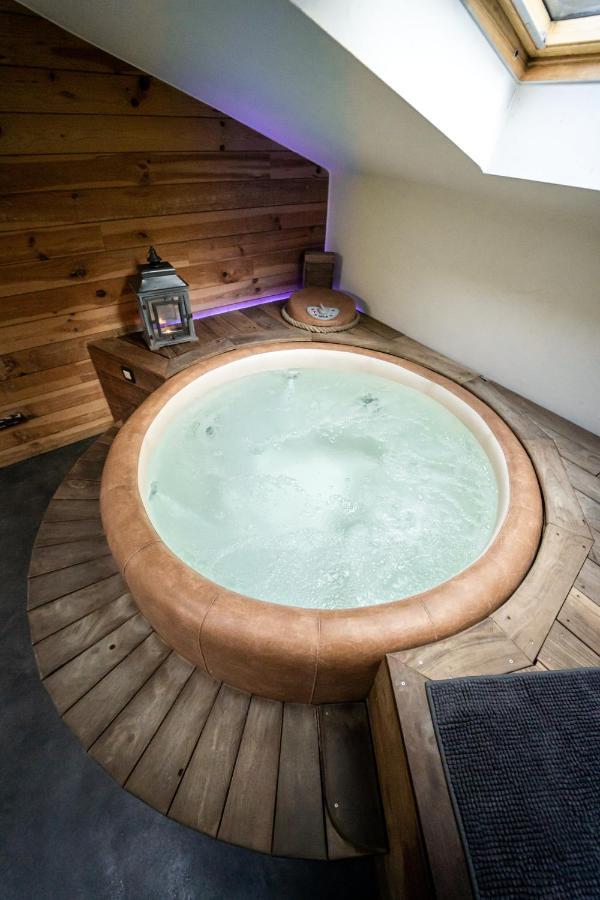 Le Lov'T - Suite Avec Jacuzzi Spontin Exteriér fotografie