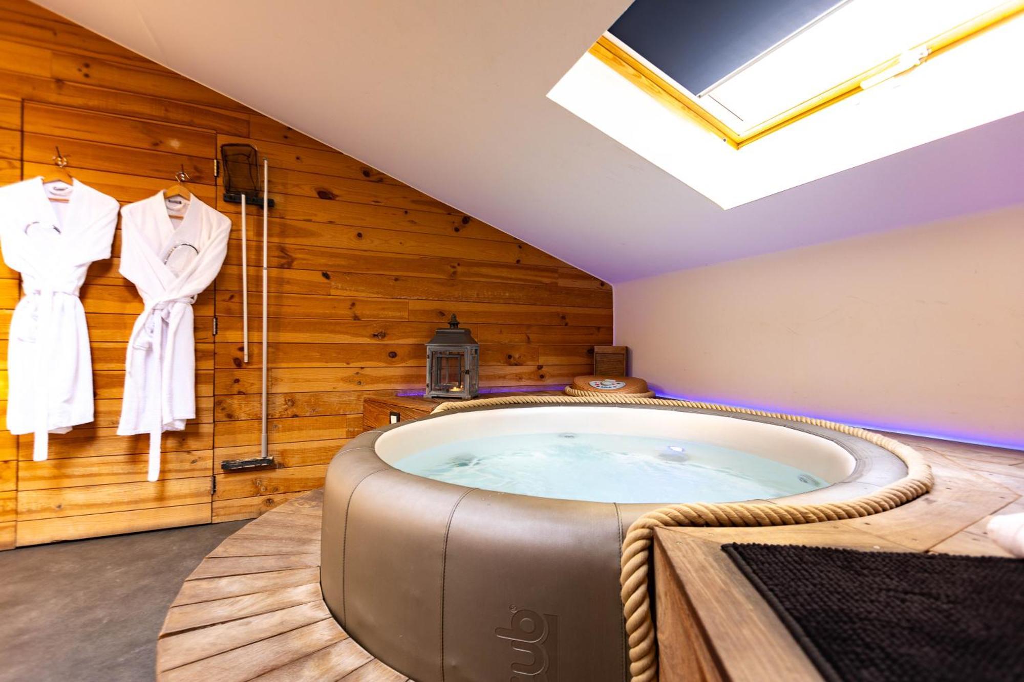 Le Lov'T - Suite Avec Jacuzzi Spontin Exteriér fotografie
