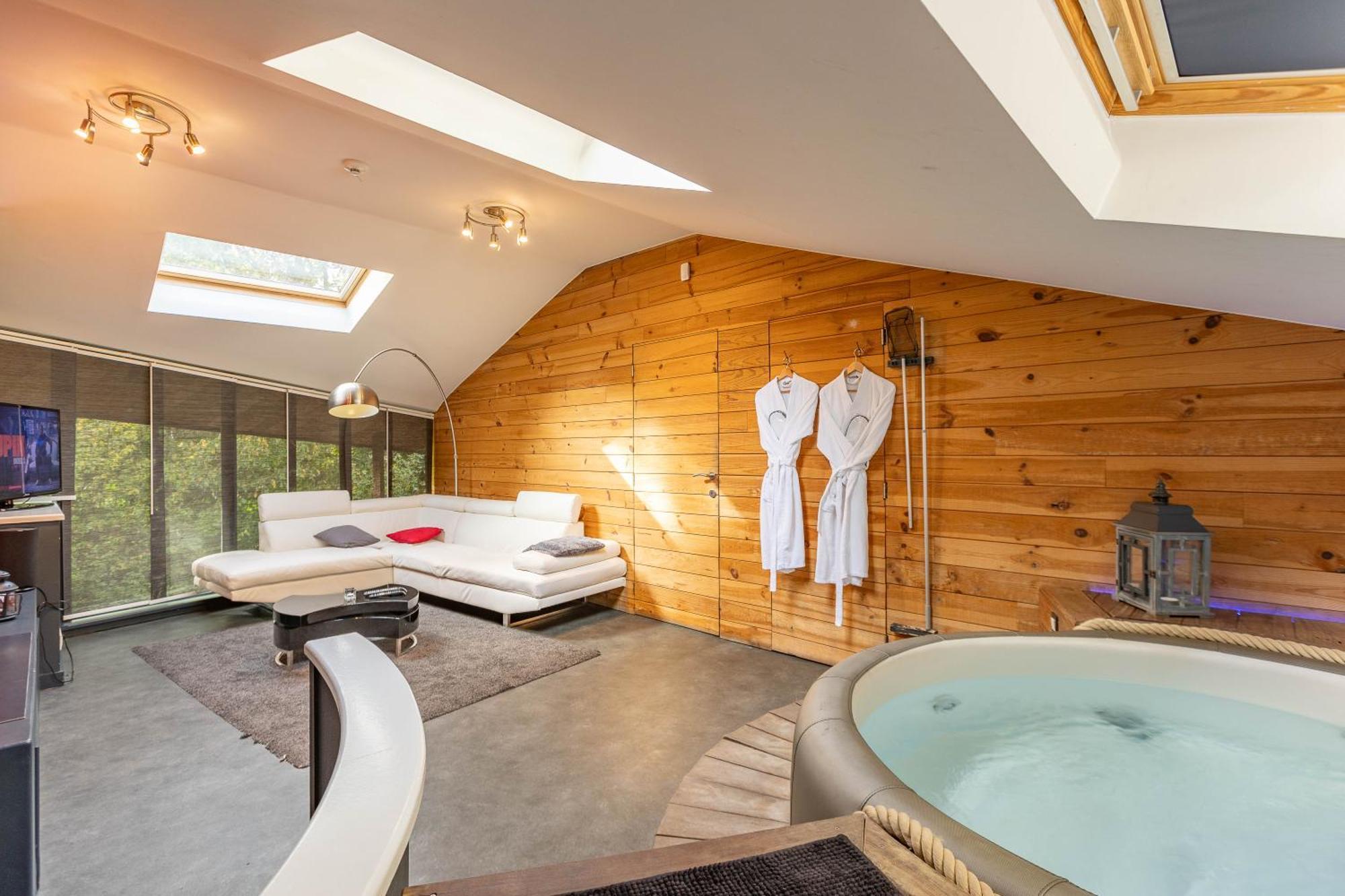Le Lov'T - Suite Avec Jacuzzi Spontin Exteriér fotografie