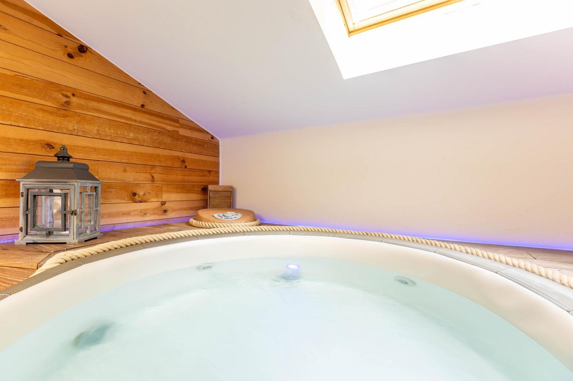 Le Lov'T - Suite Avec Jacuzzi Spontin Exteriér fotografie