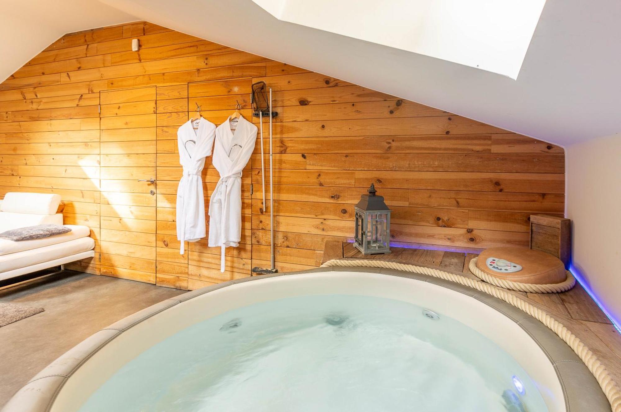 Le Lov'T - Suite Avec Jacuzzi Spontin Exteriér fotografie
